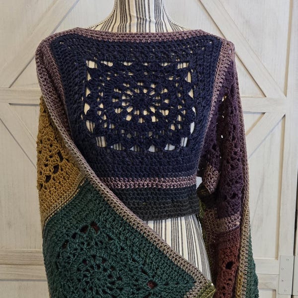 Halter, crop top, crochet, handmade, boho, lolita, mori, kei, kawaii, harajuku, cottagecore, pin up, festival wear, sweater, beach wear