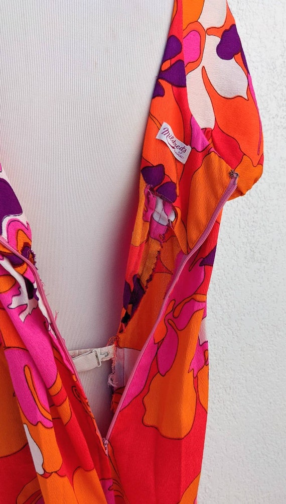 Fabulous Mildred's of Hawaii Neon Barkcloth Caped… - image 10