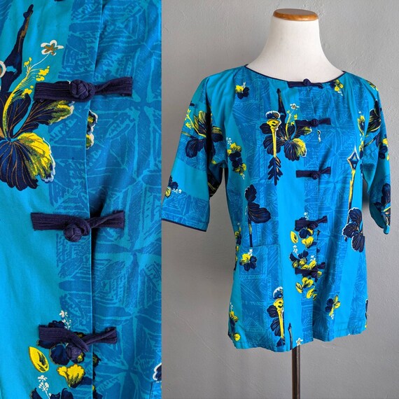 Beautiful Vintage Hawaiian Togs Mandarin Style Top