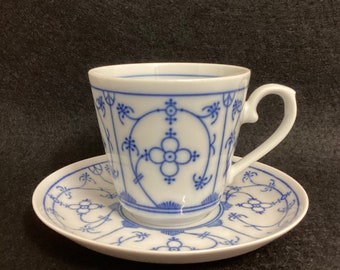 Strawflower Blue and White Indian Blue Winterling Cups  Saucers
