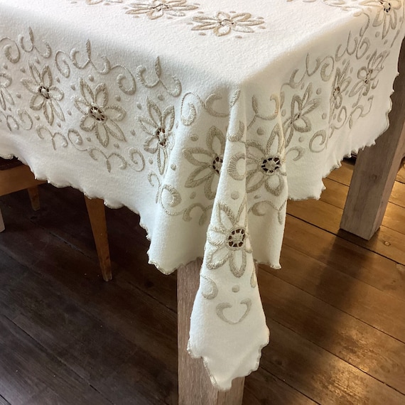 Nappe Brodée En Lin écru 90x90cm Motif Floral - Belle Pièce Occasion Comme Neuve