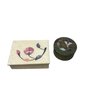 Caixas de bugigangas embutidas em pedra conjunto 2 flores rosa branco verde retângulo redondo