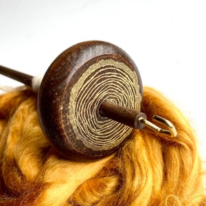 Gouden ringen houten spindel, spindel top whorl, houten spindel, drop spindel voor beginners