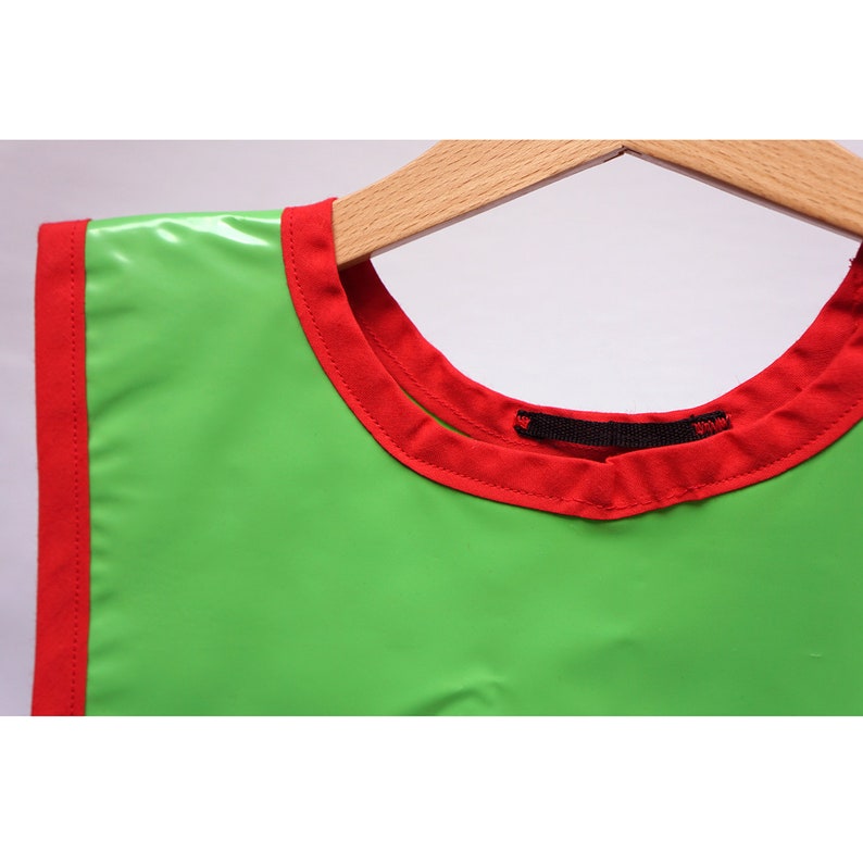 Ideal kids accessory for messy play Oilcloth apron for toddler Handmade waterproof apron for toddlers messy play Back to school gift idea