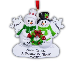Expecting Couple Ornament 2024 Pregnant Mom Family Personalized Gift Custom Pregnancy Announcement Pregnant Couple Christmas Gift For Her