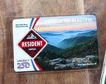 Funda para pase de Parques Nacionales – Pegatina de portada de America The Beautiful