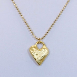 Heart necklace, heart-shaped necklace, love gift, love gift for her, statement necklace. Gold heartnecklace