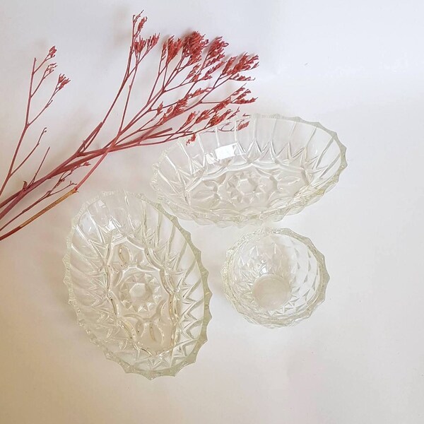 Vintage coupelle 3 rond ovale verre art table transparent ciselé maison repas service présentation repas apéritif cuisine décoration France