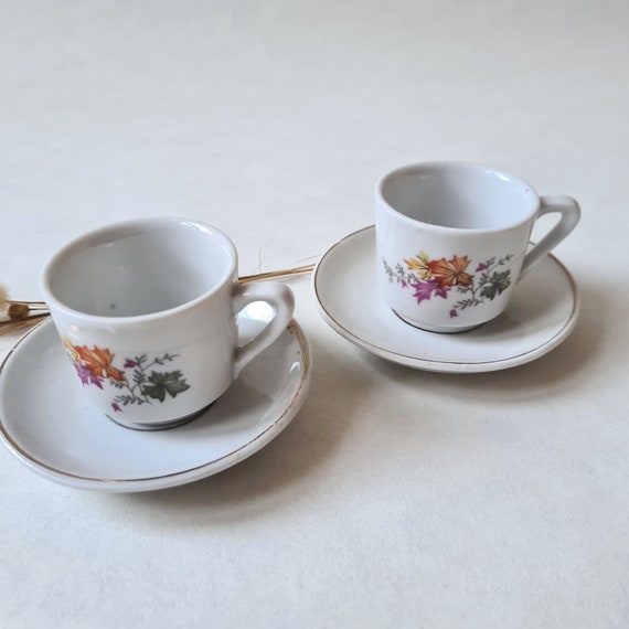 Grandes tasses anciennes décor fleurs violettes - Arts de la table