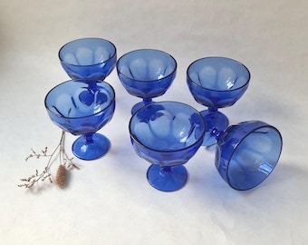 Vintage glazen kommen met 6 stelen/kobaltblauw/servies uit de jaren 70/retro chic design/serveerset/ijsdessert/elegant en verfijnd/cadeau