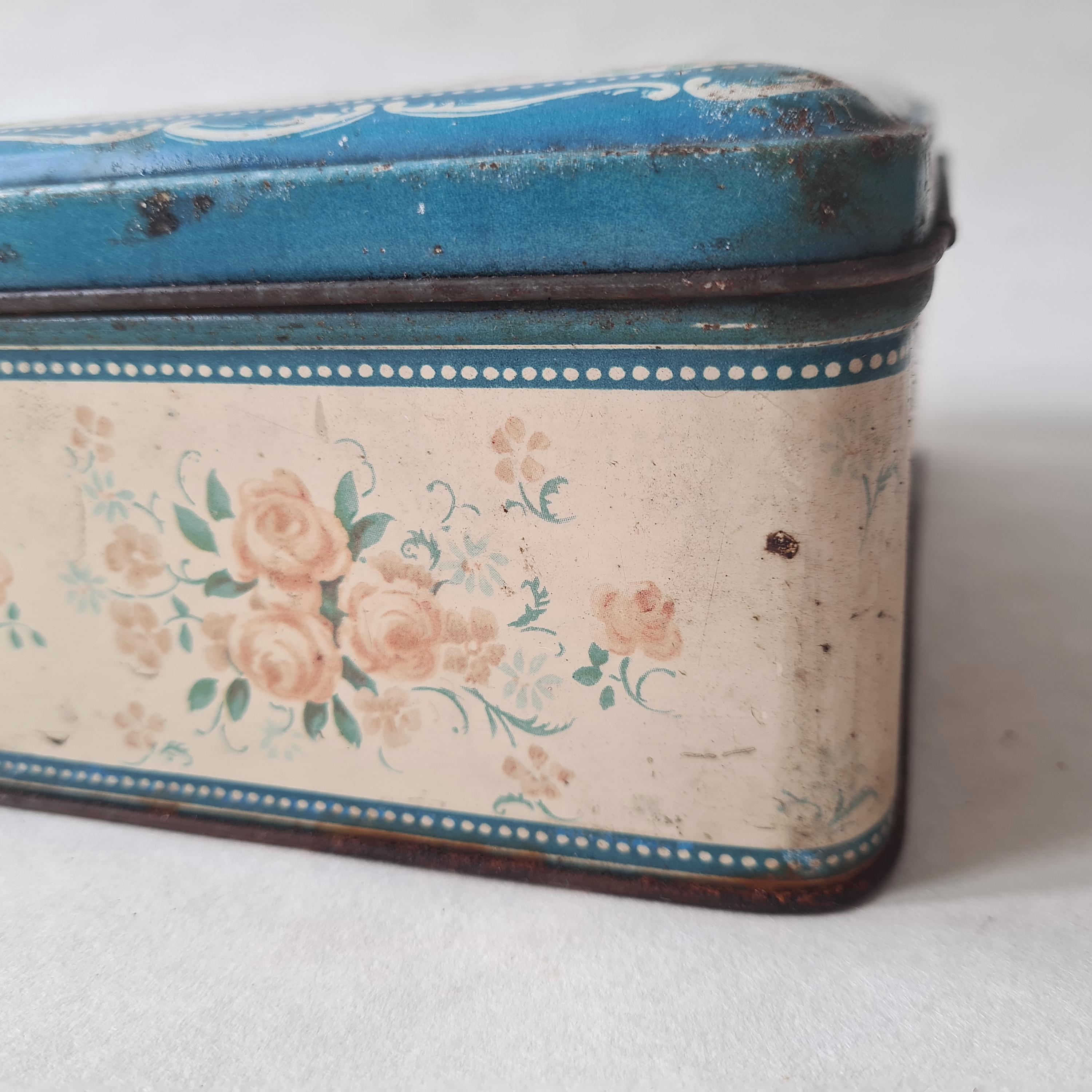 フランスアンティーフェザーマフ　オー ボンマルシェ ボックス入り1890 年 Vintage Tin Box/romantic Style/shabby Chic/french 30s-50s/flower
