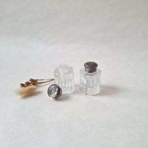 Vintage pair of thick glass salt shakers/Art Deco style/chic table/old antique/elegant refined/guests party reception/metal screw cap