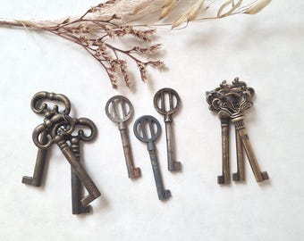 Collezione di 3 chiavi vintage/decorazioni/ferramenta per serrature/accessori antichi/design originale/mobili da castello/antiquariato/ferro in ottone