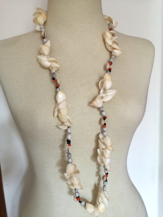 Collier Artisanal En Coquillages – Nouvelle-Calédonie – Fabrication Locale – Modèle Unique