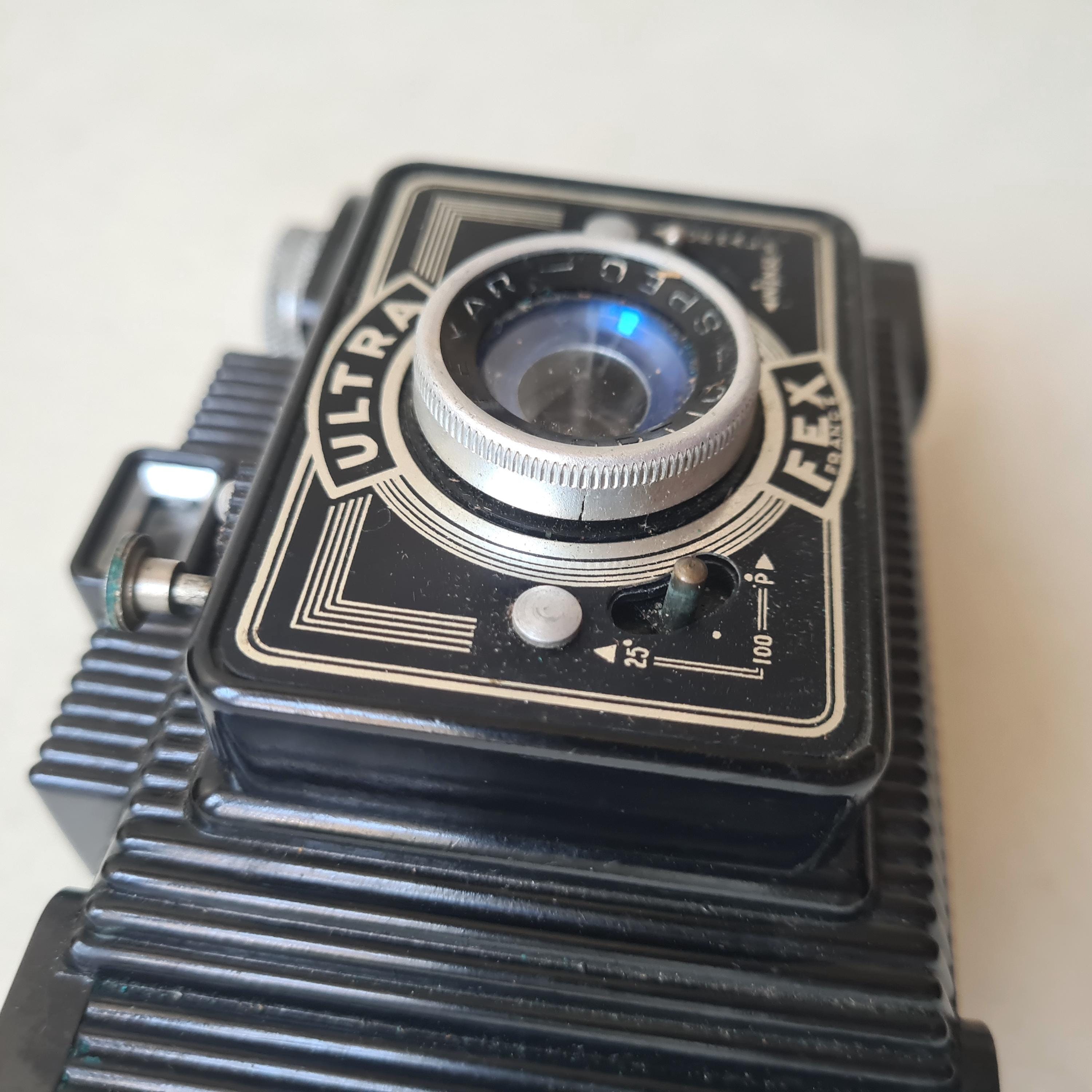 Appareil photo ancien français ULTRA FEX – années 50 – étui d