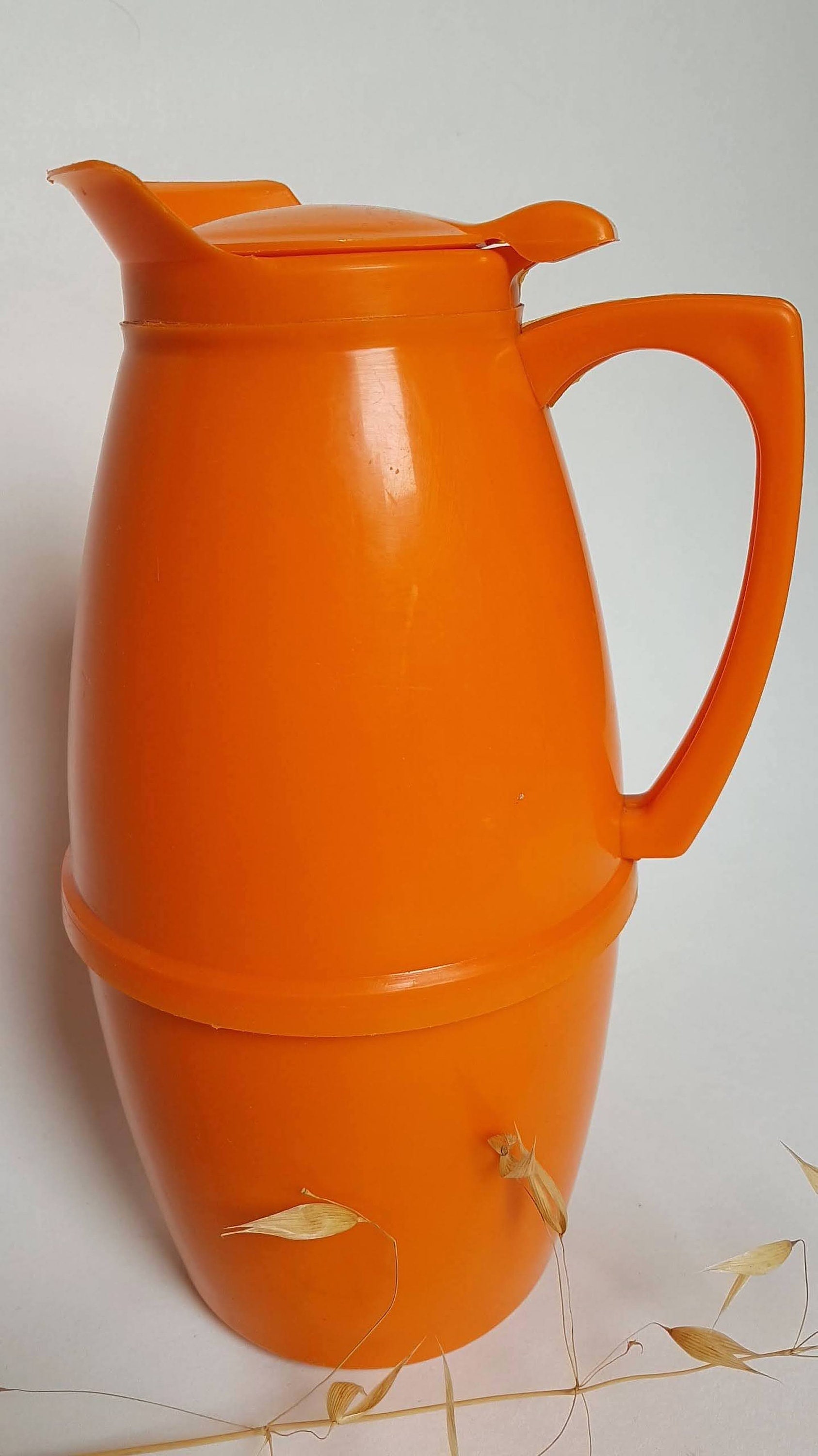 Vintage pichet orange plastique orangeade bouchon poignée bec verseur  Tupperware boisson accessoire fourniture maison camping pique nique -   France