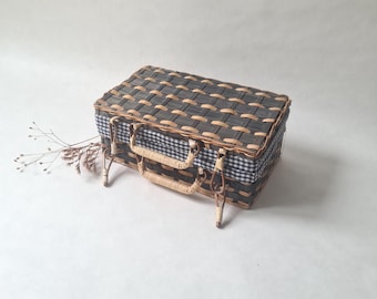 Vintage wicker rattan suitcase/blue beige/small luggage/retro 60s-70s/country chic/boho bohemian/storage decoration/basket/small decorative