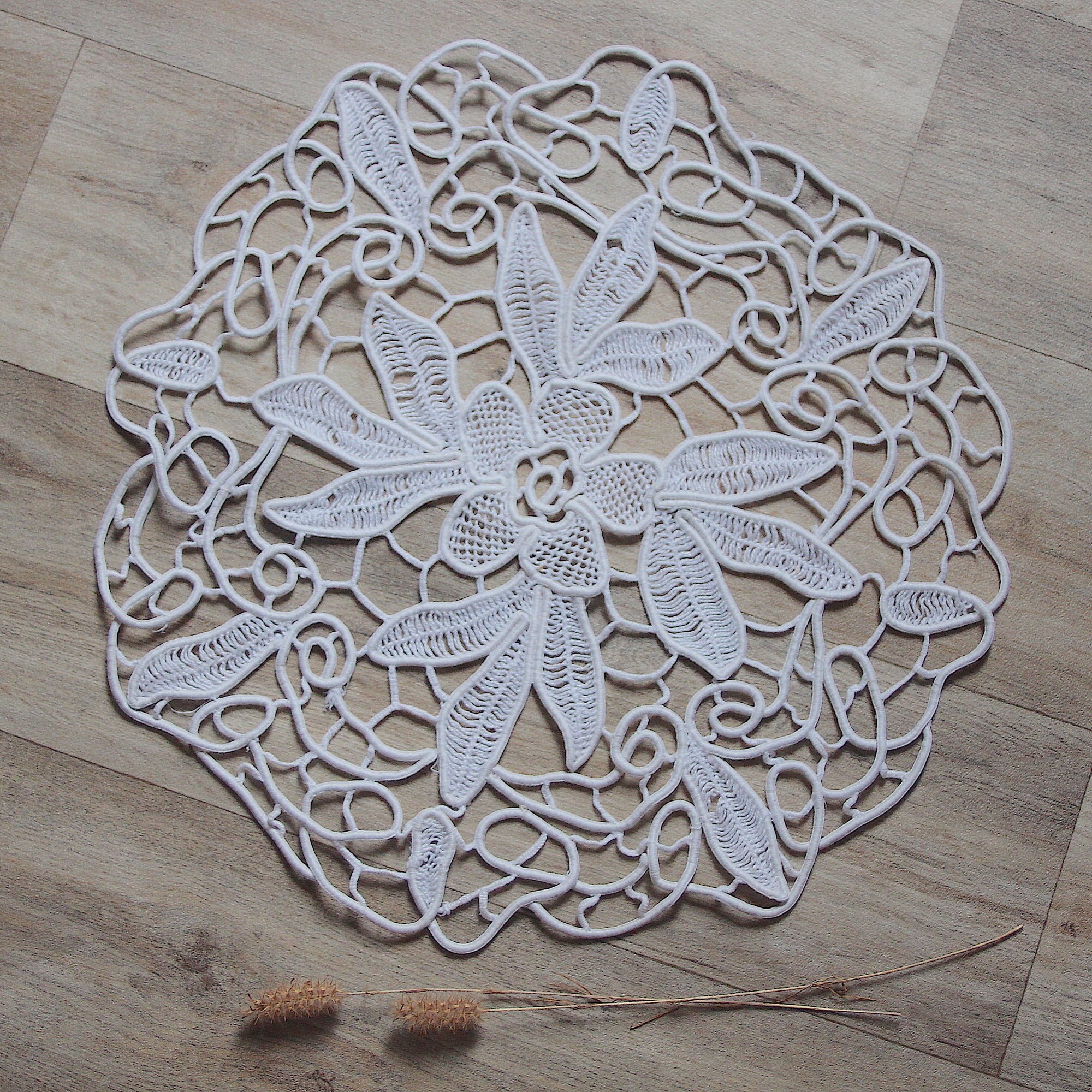 Napperon Vintage Coton Crochet Blanc Rond Ajouré Motif Floral Boho Chic Décoration Décor Maison Inté