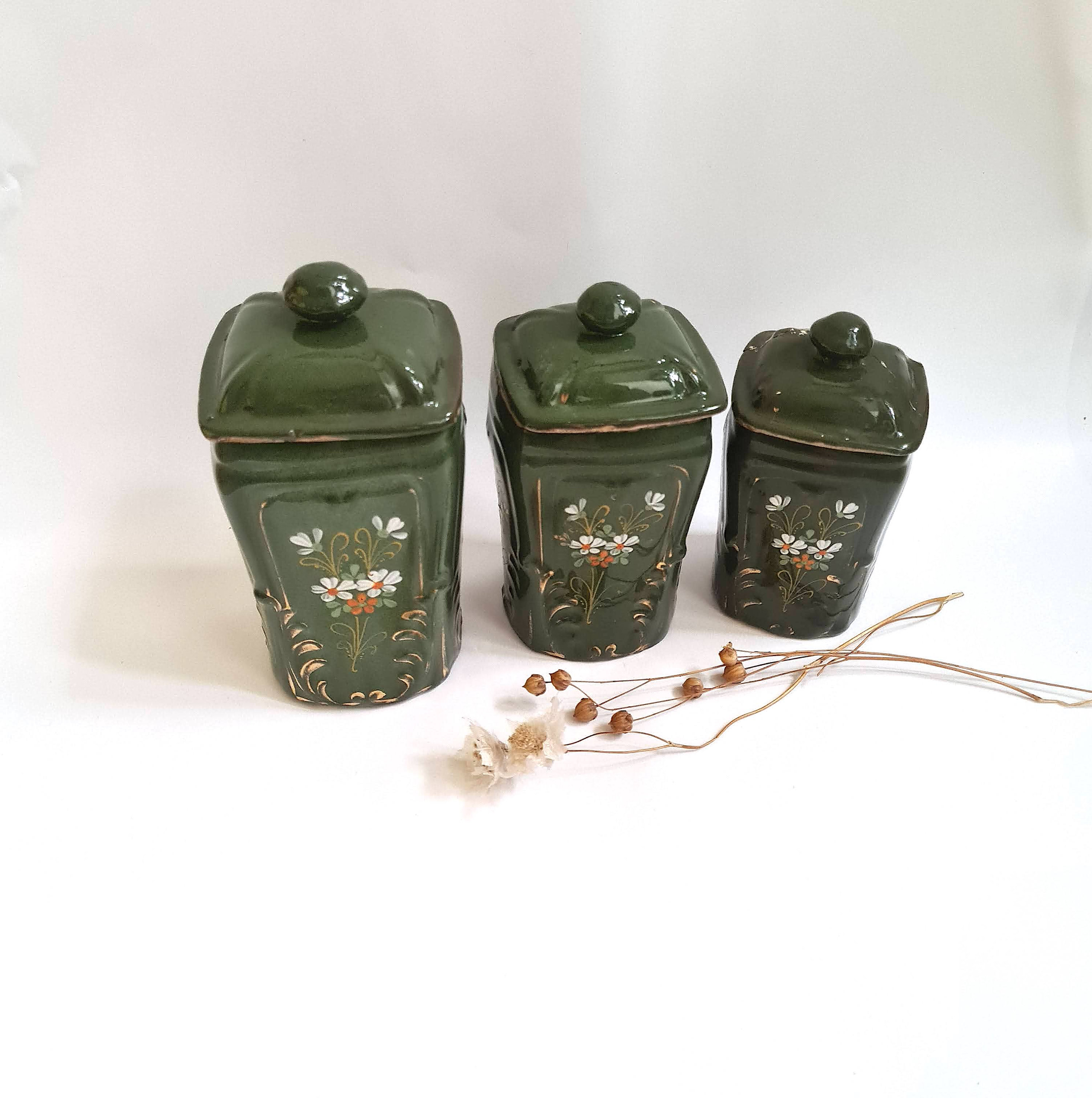 Pot à épices Ancien En Céramique Bleue – Émaux Floraux, Style Longwy, 16,5 Cm