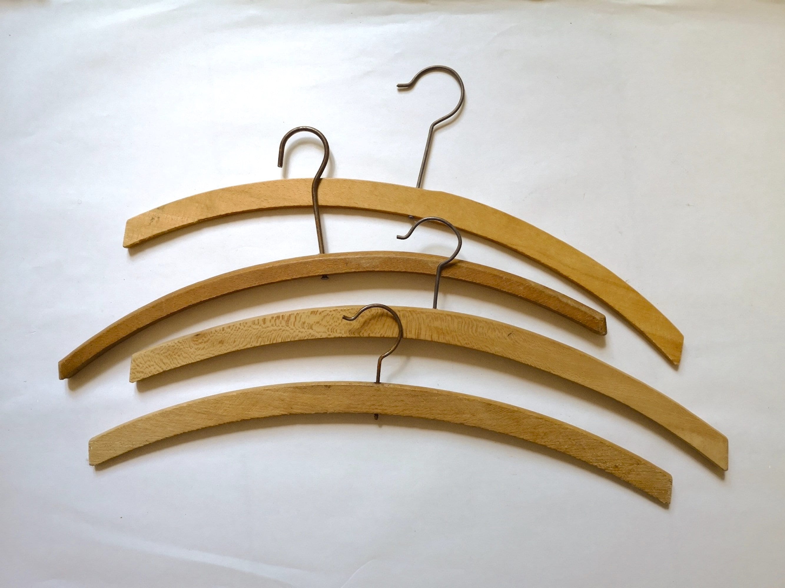 Vintage Cintres Bois Massif Fin Lot 4 France Armoire Habit Vêtement Années 30 Chambre Maison Rangeme