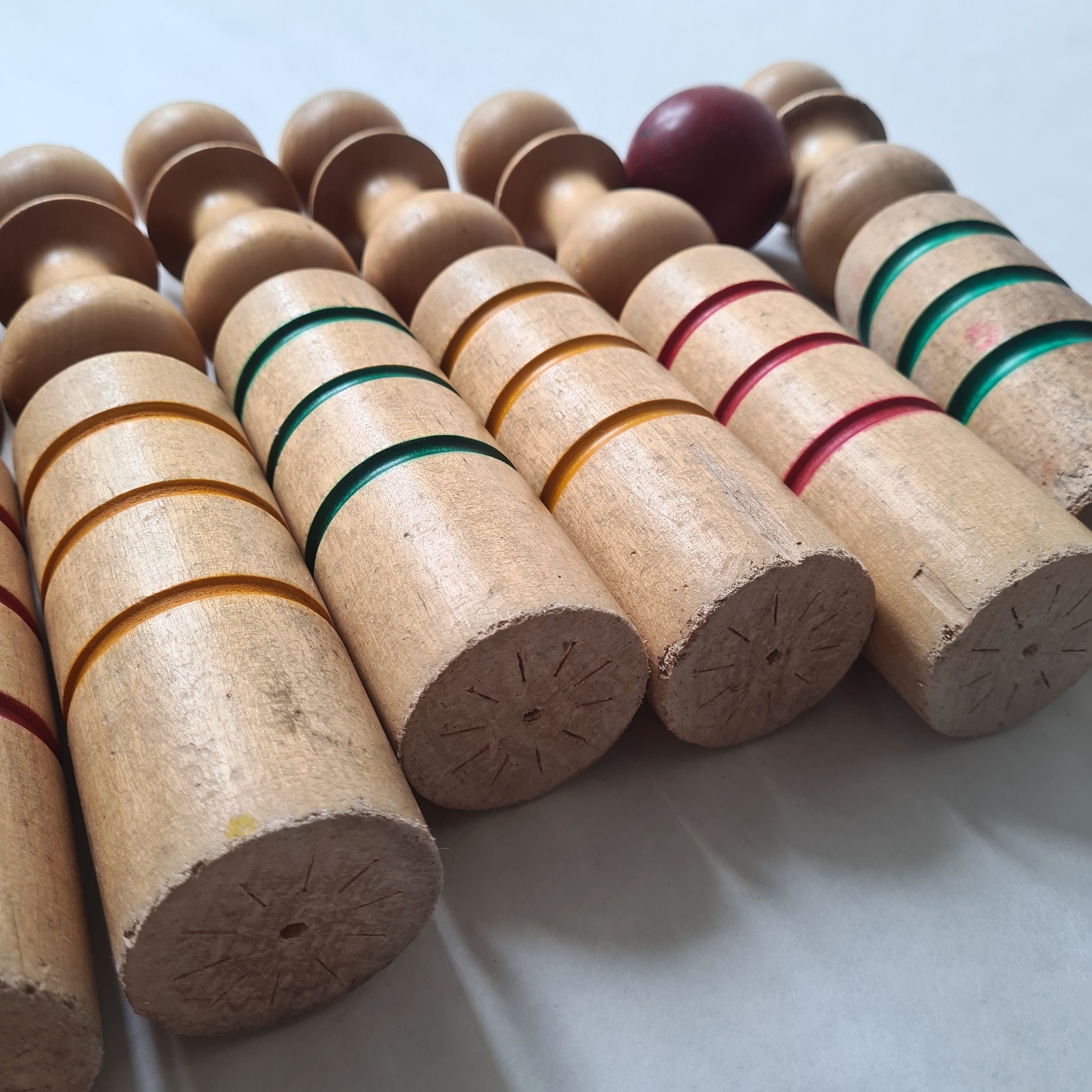 jeu ancien 7 quilles bois tournees et boule jouet xix xx je