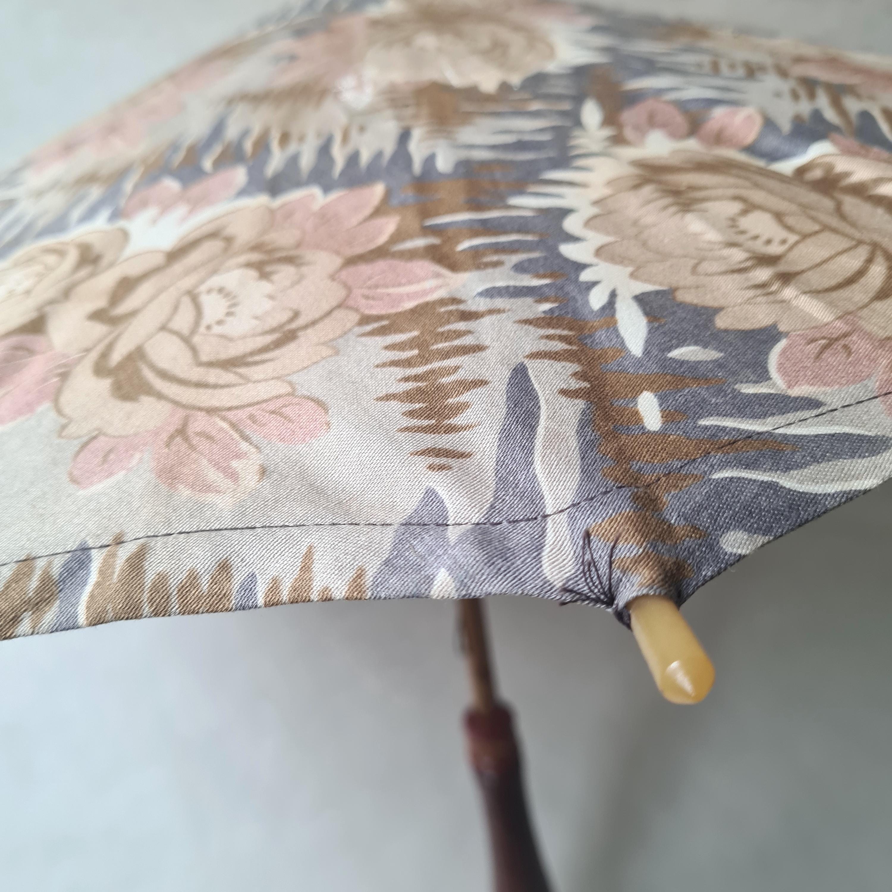Paravent En Bois Doré Et Soie De Style Louis XV époque XIX