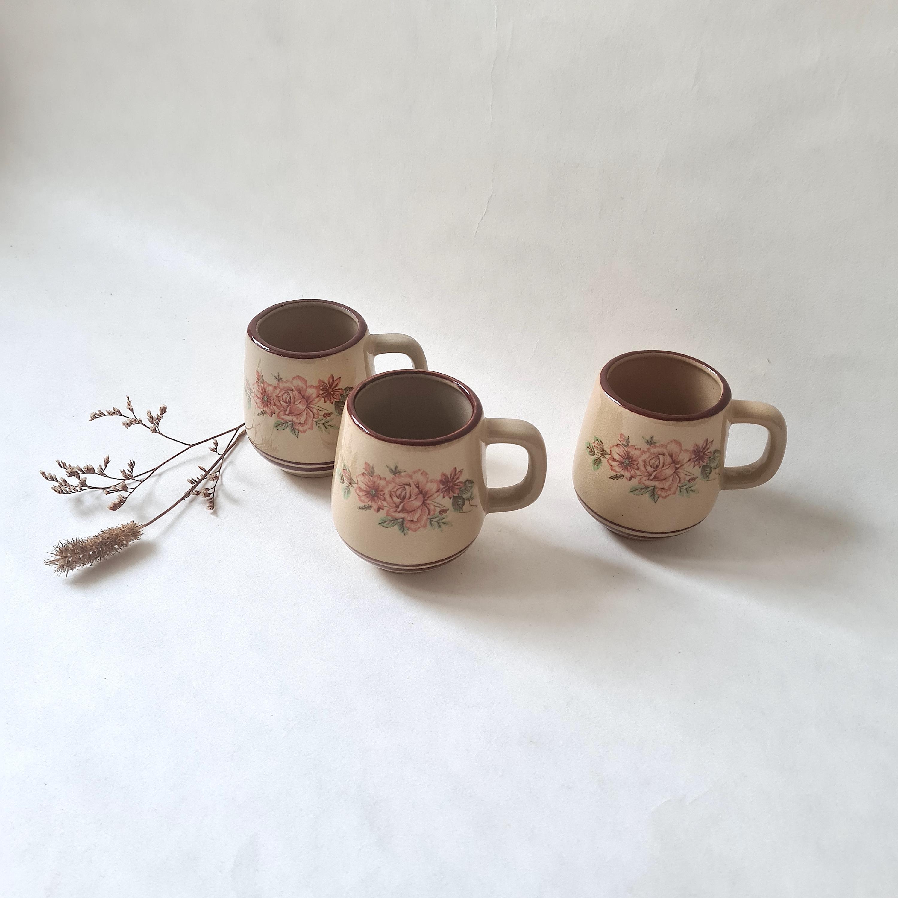 Mug En Grès Vintage à Motif Fleuri – Style Campagne Rétro