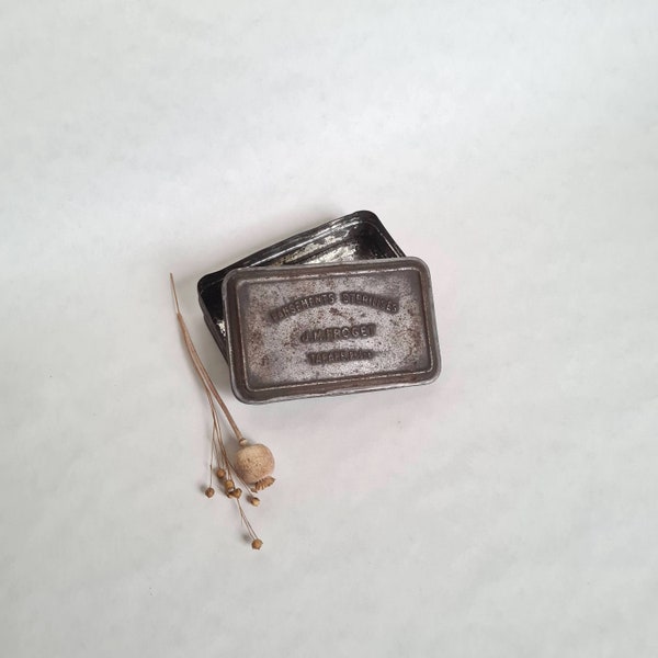 Vintage antigua caja de chapa de metal gris/farmacia de aderezo esterilizado Tarare Rhône J. M. Froget/boticario colección francesa