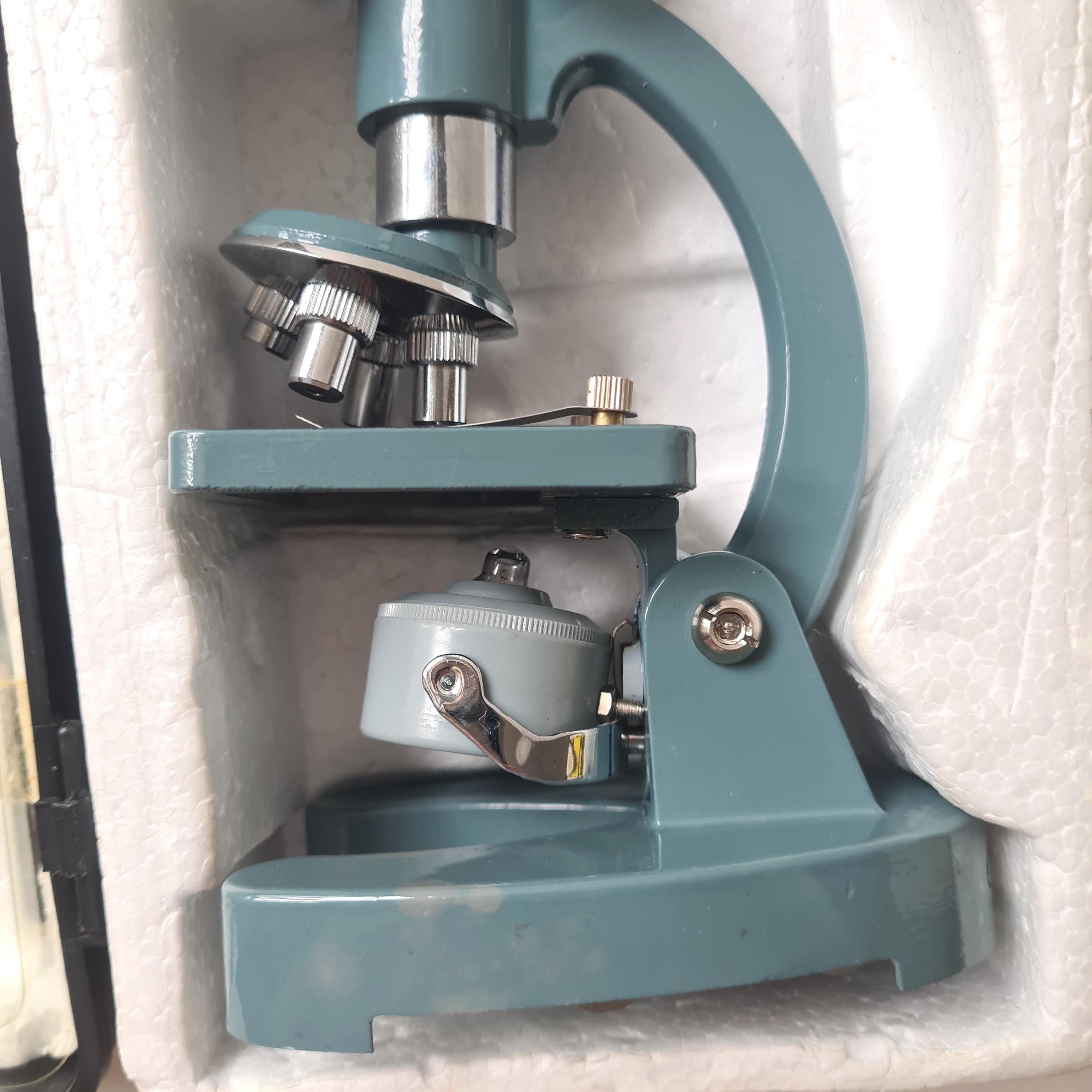 Valisette microscope et accessoires Microplanet : King Jouet France, Jeux scientifiques Microplanet