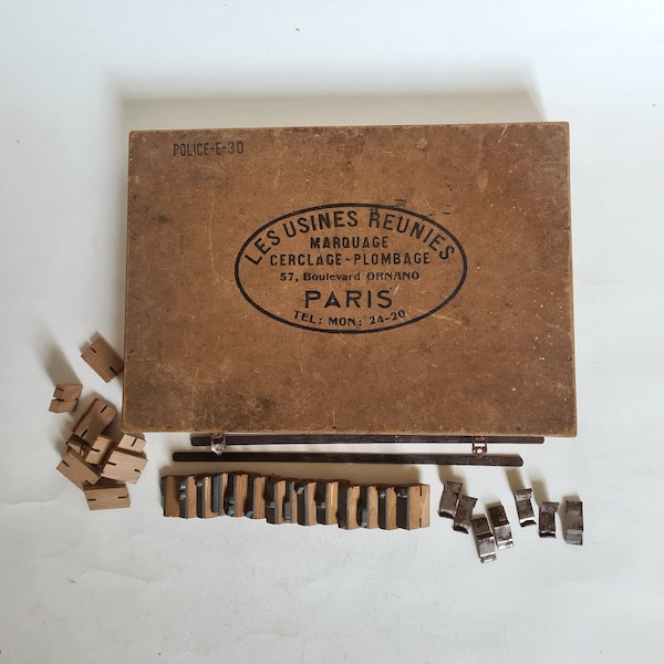 Vintage imprimerie tampon lettres alphabet caractères spéciaux police E30 Les Usines Réunies Marquage Cerclage Paris France français outil