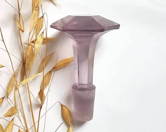 Vintage bouchon ancien verre mauve dépoli article accessoire bouteille flacon verrerie artisanale diamant biseauté hexagone facette France