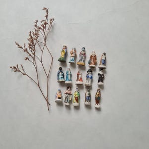 15 statuette in porcellana vintage/dipinte a mano/antiche/presepe/Natale/Epifania/decorazione in miniatura/figure di figurine