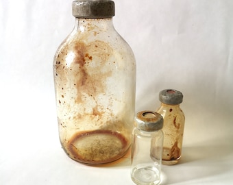 Vintage medical flask phial bottles 1970 ancient glass 3 set decoration decor collection France syringe needle office equipment curiosities