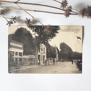 Vintage carte postale/noir blanc/photo photographie/Nogent Joinville/France/centre ville/Rives Marne/cyclistes/Val de Marne/ancienne France