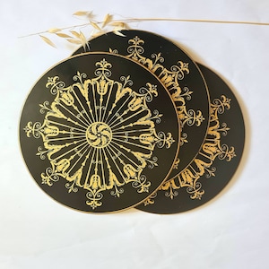 Vintage wood cork trivet set 3 black gold round art table kitchen dining decorative home decor meal accessory utensil flea market Art Deco