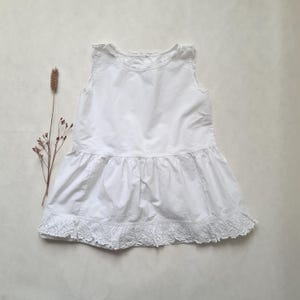 Vintage girl&#39;s dress/girls&#39; clothing/white cotton/hand-sewn/eyelet lace/flared cut/ruffled/christening/communion ceremony/boho chic retro