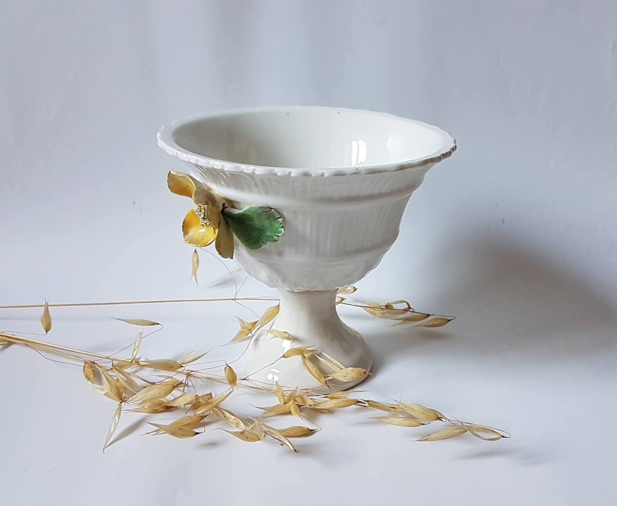 Vintage Coupe Porcelaine Décoration Blanc Roses Fleur Jaune Relief Fait Main France Coupelle Décor M