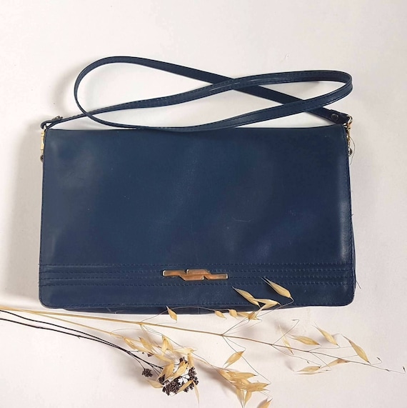 Vintage sac à main cuir bleu/mousqueton or bandoulière bagagerie/poches intérieures zippées/accessoire mode France friperie rectangle femme