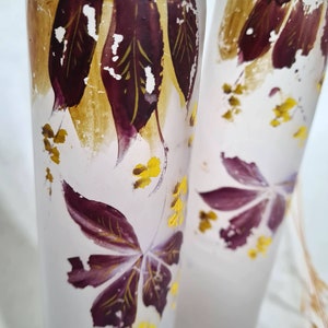 Vintage vase deux verre opaque givré hauts tube motif violet parme jaune fleuri floral bouquet decoratif decoration maison intérieur decor image 4