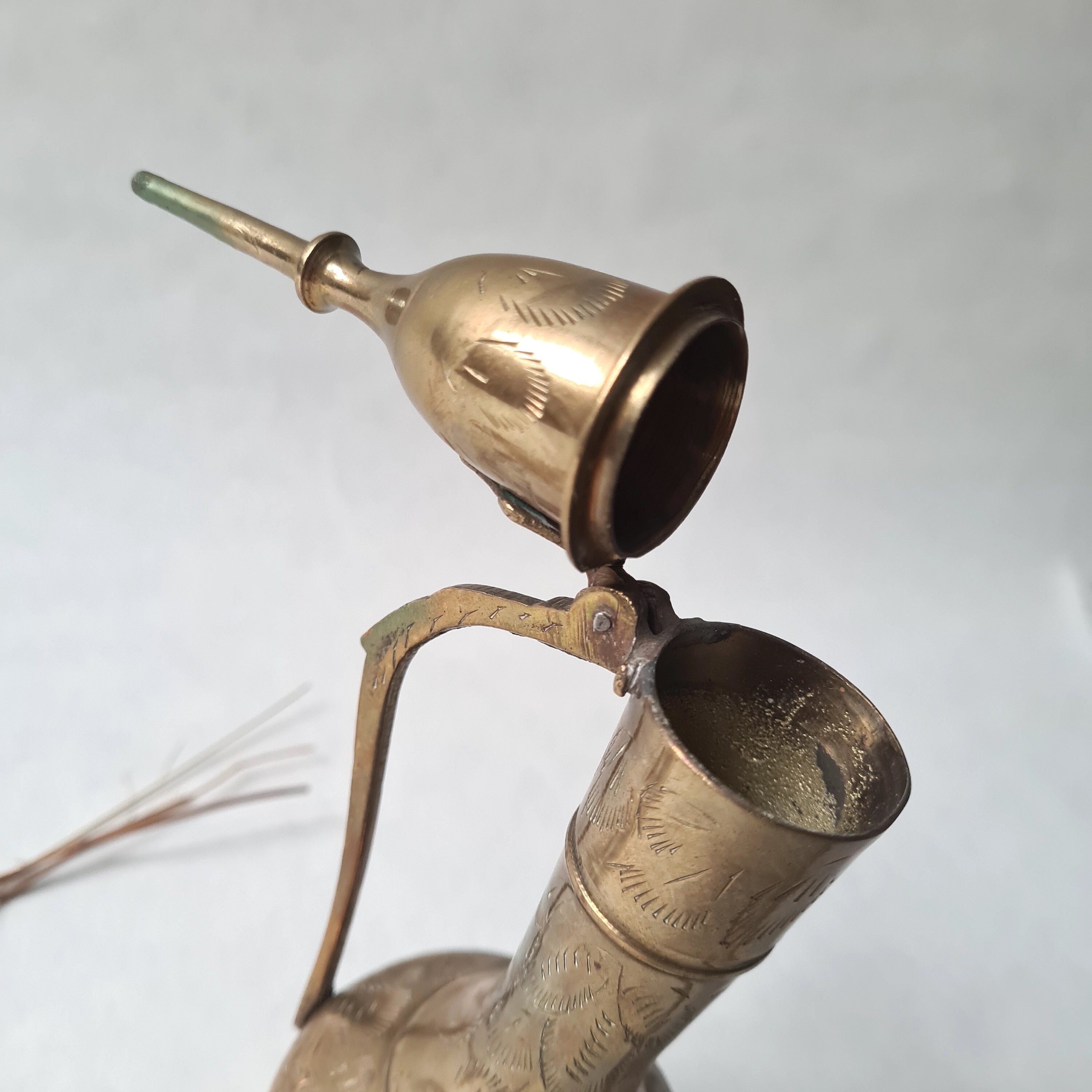 Vase ancien en laiton du 19e siècle avec figures exotiques - En vente sur France