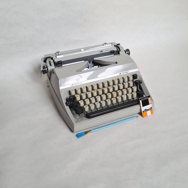 Vintage mechanical Scheidegger typewriter Azerty suitcase transport/typing secretary work writer/60s 70s retro style tool flea market
