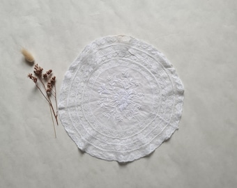 Vintage round doily/cotton muslin/embroidered embroidery lace/artisanal handmade/antique 30s period/decoration decor/elegant chic French