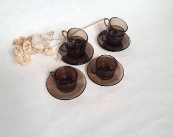 Vintage Kaffee-/Teetassen und Untertassen/Rauchglas/Vereco-Geschirr/Hergestellt in Frankreich/6er-Set/Retro-Frühstücksgeschirr in Braun
