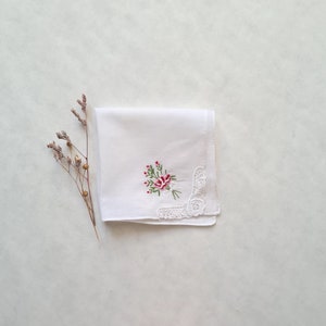 Vintage cotton handkerchief/square white fabric/embroidered fine embroidery/green rose red bouquet pattern/crochet lace finishes French