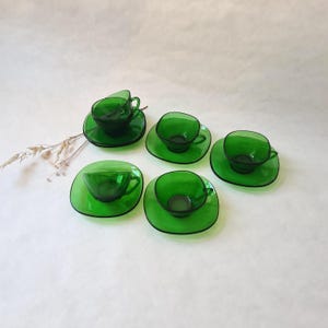 Vintage Vereco Tassen 6 Untertassen/grünes Glas/Kunstgeschirr/Retro-Chic-Stil/Französisch Frankreich/Tee-Kaffee-Service/60er-70er Jahre/Schüsseln Becher