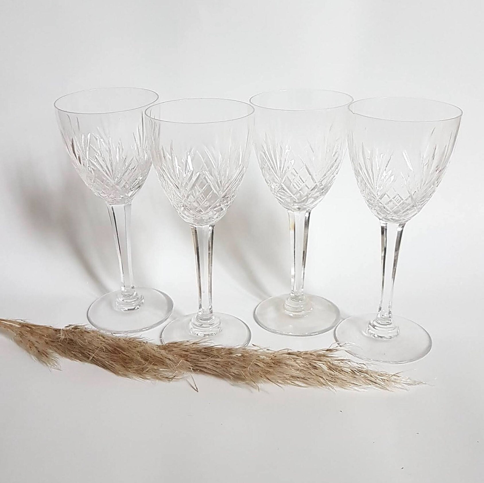 Vintage Verres à Pied Haut Facettes Lot 4 Ciselés Art Table Repas Boisson Service Cuisine Vin Années