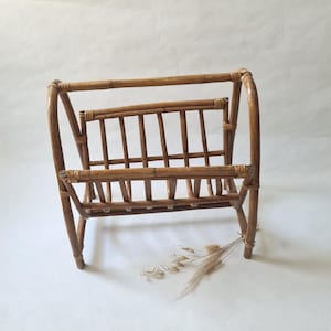Vintage magazine rack/wicker rattan/small decoration/boho shabby/country house/retro decor/60s-70s/handmade/storage/handle