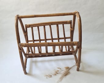 Vintage magazine rack/wicker rattan/small decoration/boho shabby/country house/retro decor/60s-70s/handmade/storage/handle