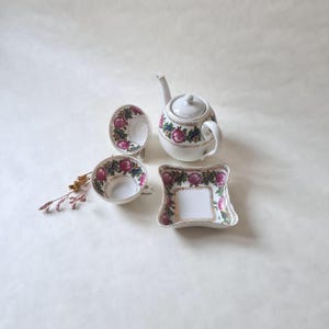 Vintage porcelain tea service/teapot 2 cups square cup/made in Czechoslovakia/gold white floral pattern pink flower/charming elegant chic