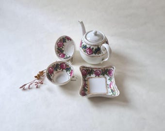 Juego de té de porcelana vintage/tetera de 2 tazas/fabricada en Checoslovaquia/estampado floral blanco flor rosa/encantador y elegante chic